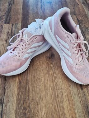 Adidas Women's Sneakers, Soft  Pink! Like "NEW", Worn 3-4 Times! Exc. Cond!